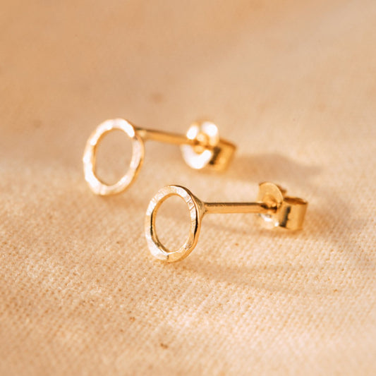 HAMMERED CIRCLE STUDS