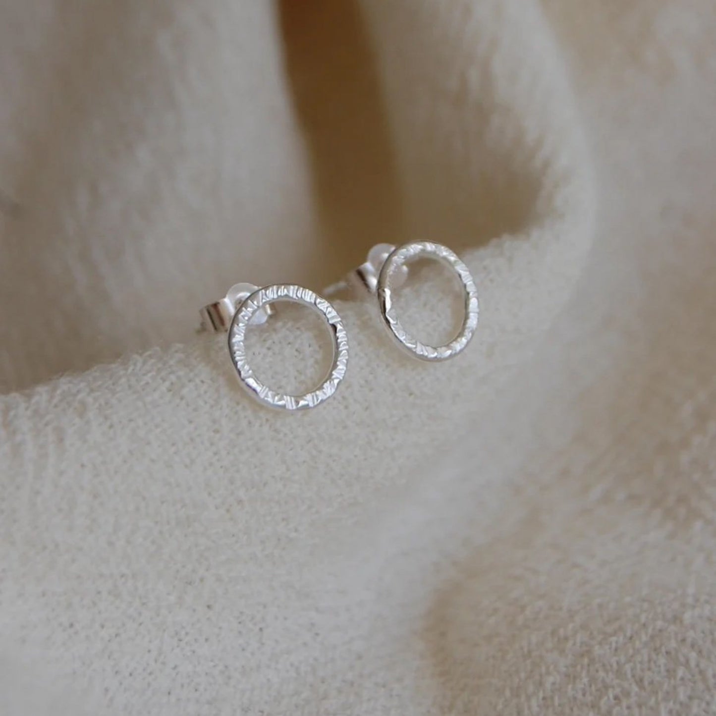 SPARKLE TEXTURE CIRCLE SILVER STUDS